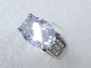 クリスタル　指輪(18号)